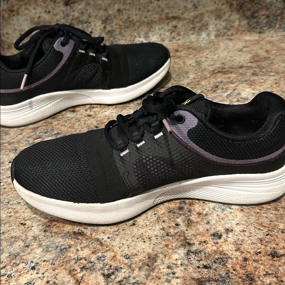 Under Armour Charged Breathe Women's 8.5 Black & Lavender Running Shoes EUC - Picture 5 of 10